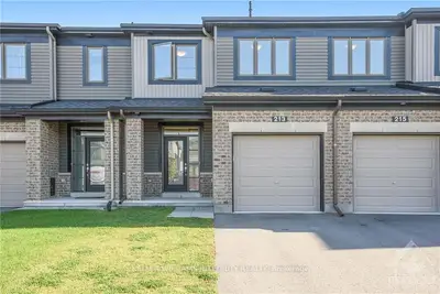213 KIMPTON Drive, Stittsville - Munster - Richmond, ON K2S 1B9