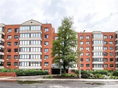 225 ALVIN Road 404, Manor Park - Cardinal Glen and Area, ON K1K 4H6