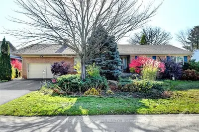 404 ROGER Road, Alta Vista and Area, ON K1H 5C4