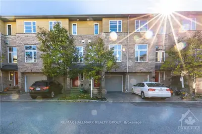 50 OASIS, Manor Park - Cardinal Glen and Area, ON K1K 4X4