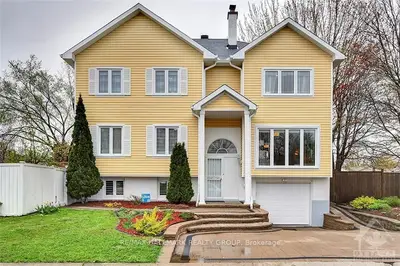 581 WOODGLEN Crescent, Beacon Hill North - South and Area, ON K1J 6G2