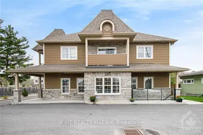 245 EQUINOX Drive 101A, Russell, ON K0A 1W0