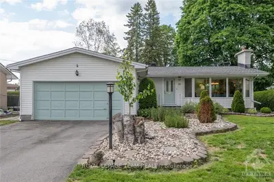 36 QUINPOOL Crescent, Bells Corners and South to Fallowfield, ON K2H 6J1