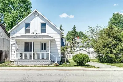 496 CLARENCE Street, North Dundas, ON K0C 2K0