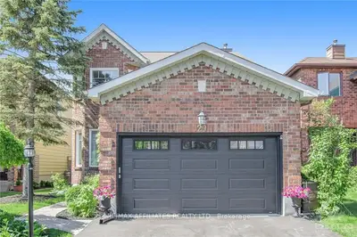 29 INWOOD Drive, Kanata, ON K2M 1Z4