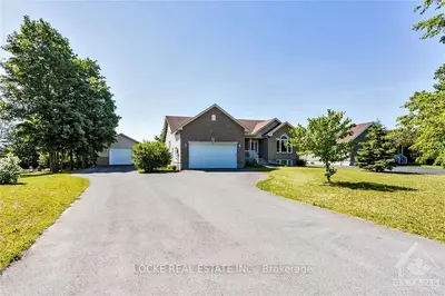 1946 FARISITA Drive, Orleans - Cumberland and Area, ON K0A 3H0