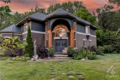 11 ROCKY POINT Road, Crystal Bay - Rocky Point - Bayshore, ON K2H 8H2