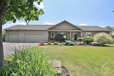 8332 LOURDES Way, Greely - Metcalfe - Osgoode - Vernon and Area, ON K0A 2P0