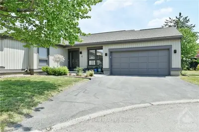 4 CASTLE HARBOUR Court, Stittsville - Munster - Richmond, ON K2S 1B9