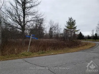 1 CONE Terrace, Stittsville - Munster - Richmond, ON K0A 2Z0