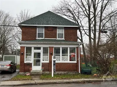 6 Sussex Street, Smiths Falls, On K7a 3a3