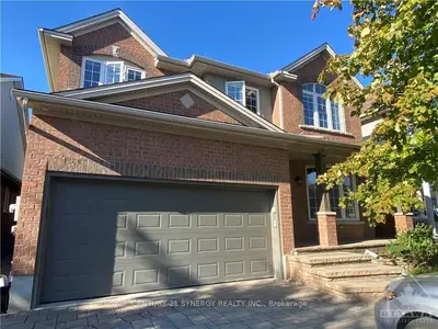 75 WHITESTONE Drive, Carlington - Central Park, ON K2C 4B3