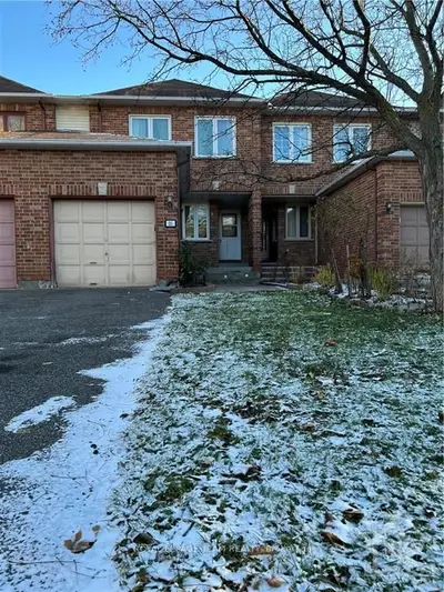 25 ASHPARK Crescent, Hunt Club - South Keys and Area, ON K1T 3N8