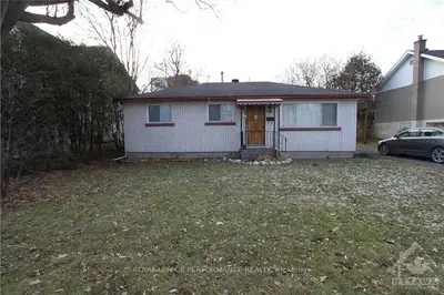 576 Brunel Street N, Manor Park - Cardinal Glen and Area, ON K1K 2G6