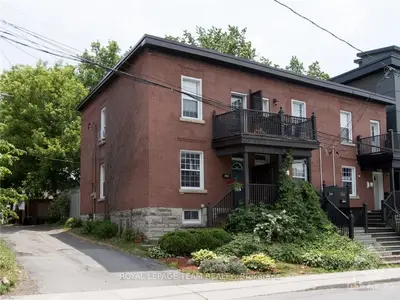 1018 Gladstone Avenue, West Centre Town, On K1y 3g2