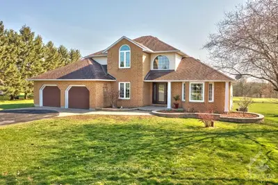 106 FAIRWAY Crescent, Mississippi Mills, ON K7C 3P5