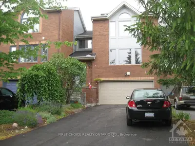 157 DUNBARTON Court, Manor Park - Cardinal Glen and Area, ON K1K 4L5