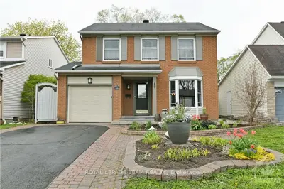 6286 FORTUNE Drive, Orleans - Convent Glen and Area, ON K1C 2B1