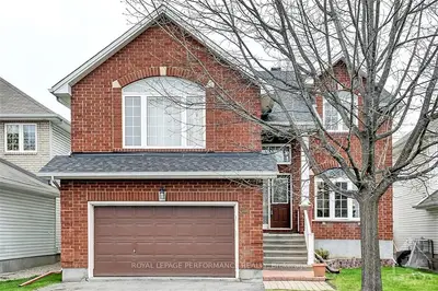 856 MARKWICK Crescent, Orleans - Cumberland and Area, ON K4A 4M7
