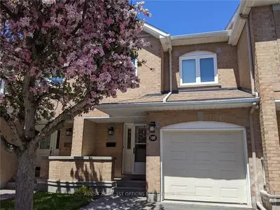 109 DALECROFT Crescent, South of Baseline to Knoxdale, ON K2G 5V8
