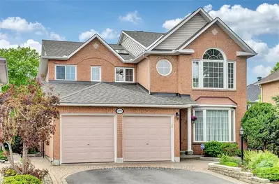 2995 Courtyard Crescent, Blossom Park - Airport And Area, On K1t 3s2
