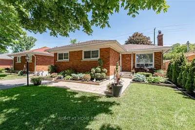 824 CORK Street, Elmvale Acres and Area, ON K1G 1Y2