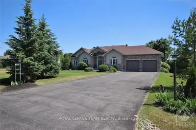 1457 BLACK STALLION Way, Greely - Metcalfe - Osgoode - Vernon and Area, ON K4P 1P3