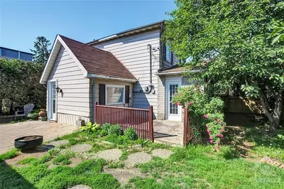 2760 DON Street, Britannia - Lincoln Heights and Area, ON K2B 6Y8