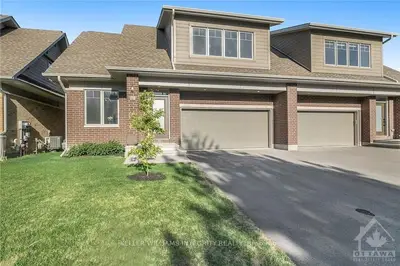 15 Leeming Drive, Crystal Bay - Rocky Point - Bayshore, On K2h 0c3