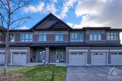 702 OCTAVE Grove, Blossom Park - Airport and Area, ON K1X 0C3