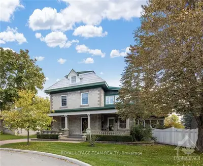 3247 ROBERT DOWD Street, Greely - Metcalfe - Osgoode - Vernon and Area, ON K0A 2W0