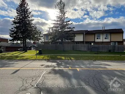 1785 DONDALE Street, Cyrville - Carson Grove - Pineview, ON K1B 5H9