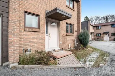 3926 OLD RICHMOND Road B, Bells Corners and South to Fallowfield, ON K2H 5C6