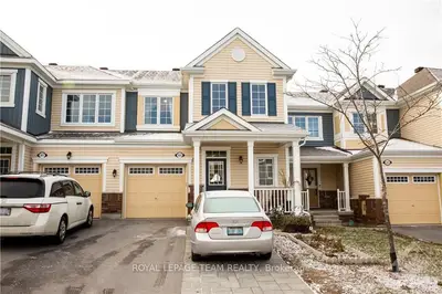 105 SANTOLINA Street, Stittsville - Munster - Richmond, ON K2S 0W6