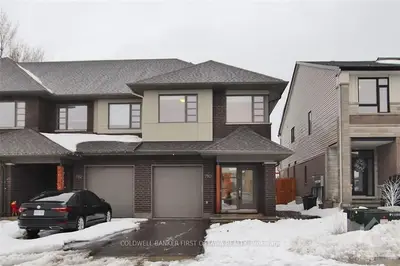 780 Carnelian Crescent, Blossom Park - Airport And Area, On K1x 0a8