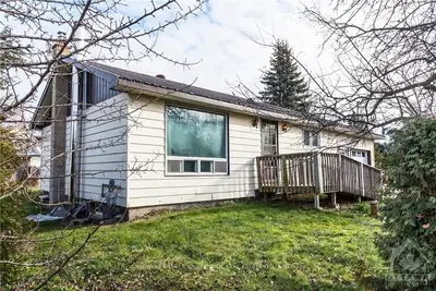 152 SARAH Street E, McNab/Braeside, ON K0A 1G0