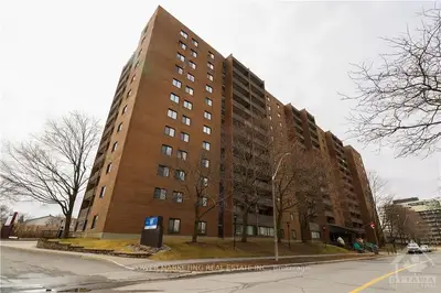 1100 AMBLESIDE Drive 1013, Woodroffe, ON K2B 8G6