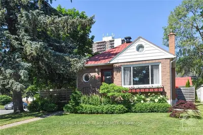 406 DOLLARD Street, Vanier and Kingsview Park, ON K1L 7B3