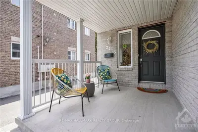 2246 LAWN Avenue, Woodroffe, ON K2B 7B2