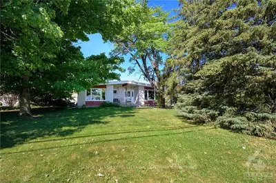 2598 PAGE Road, Orleans - Convent Glen and Area, ON K1W 1E8