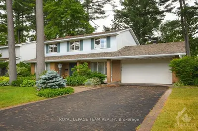 71 PARKLAND Crescent, South of Baseline to Knoxdale, ON K2H 5V5