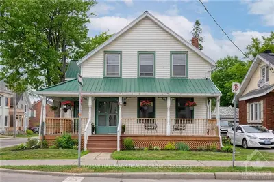 44 JAMES Street E, Brockville, ON K6V 1K4