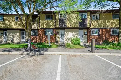 6165 BROOKSIDE Lane, Orleans - Convent Glen and Area, ON K1C 2K6