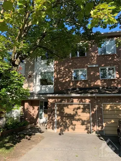 176 CENTREPOINTE Crescent, South of Baseline to Knoxdale, ON K2G 5H7
