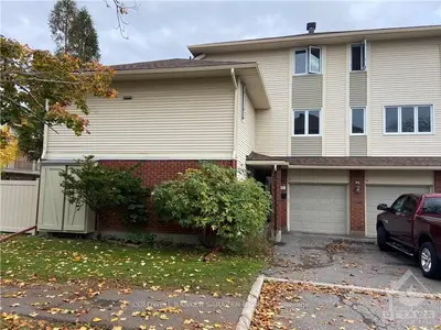 217 HARRIOT E, Hunt Club - South Keys and Area, ON K1T 3E1