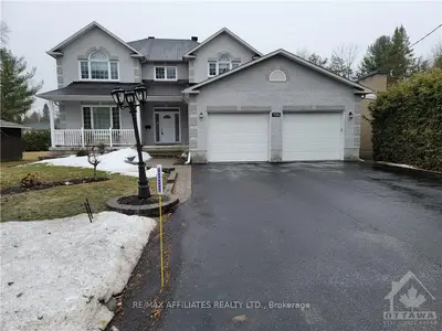 124 ANWATIN Street, Bells Corners and South to Fallowfield, ON K2H 6J5