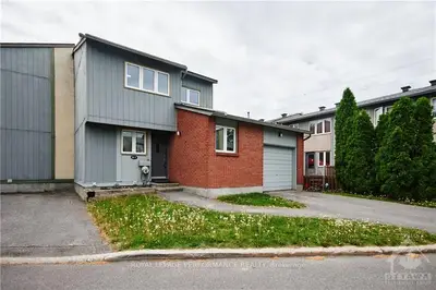 20F BENLEA Drive, Tanglewood - Grenfell Glen - Pineglen, ON K2G 4A8