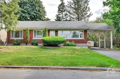 1284 ESSEX Street, Alta Vista and Area, ON K1H 7P2