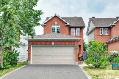 46 TRUMP Avenue, Carlington - Central Park, ON K2C 4A4