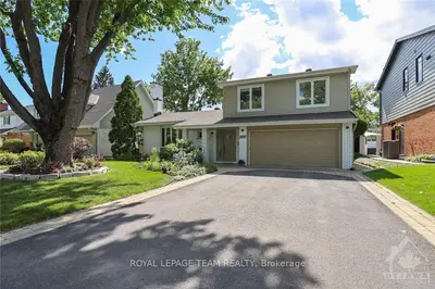 2375 WHITEHAVEN Crescent, Britannia Heights - Queensway Terrace N and Area, ON K2B 5H2
